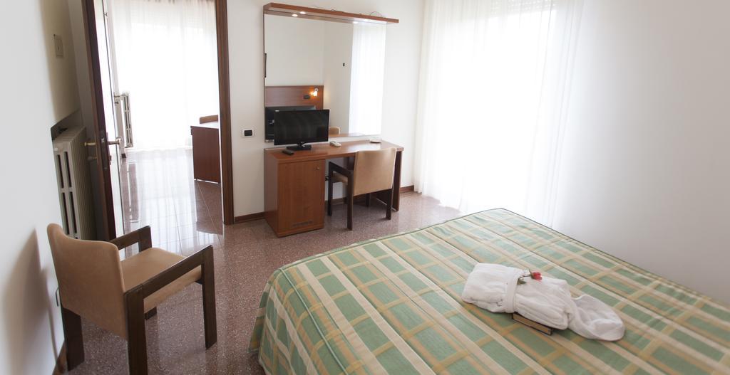 Tabiano Terme Hotel Rossini מראה חיצוני תמונה