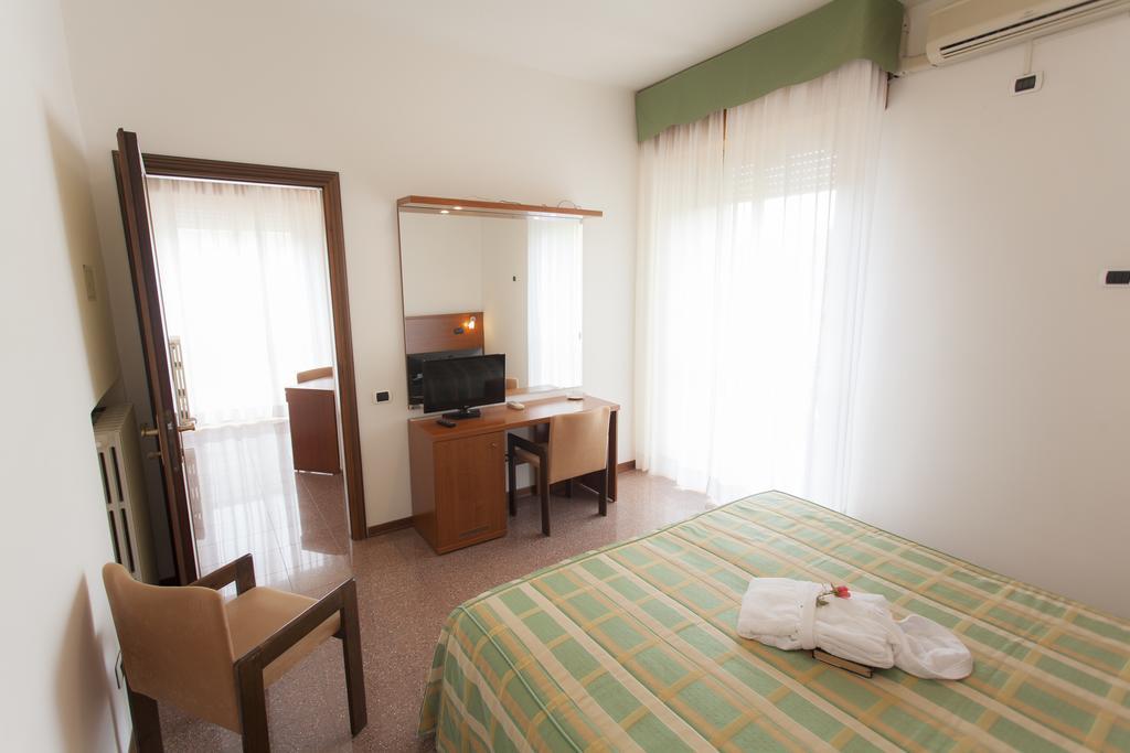 Tabiano Terme Hotel Rossini מראה חיצוני תמונה