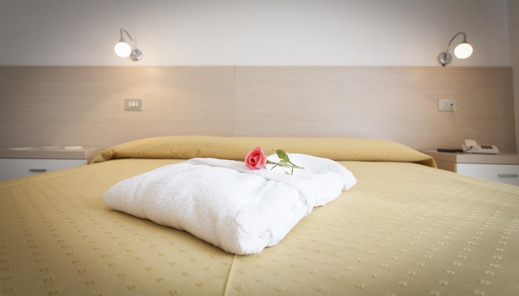 Tabiano Terme Hotel Rossini מראה חיצוני תמונה
